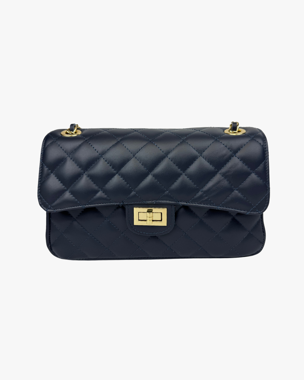 Vista frontal del bolso Juliette Navy, un bolso azul navy de mujer elegante estilo Chanel, con diseño acolchado y correa ajustable en cadena dorada. Ideal para un look sofisticado.